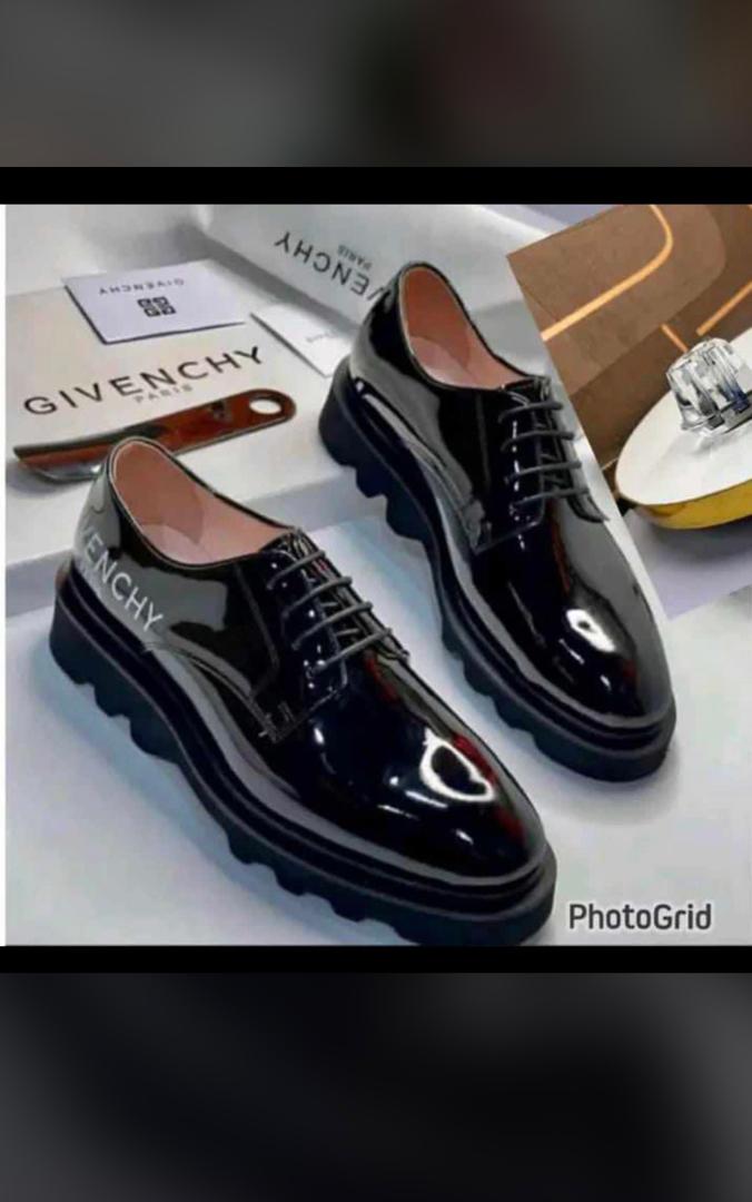 Givenchy Men’s Black Patent Leather Derby Shoes – Chunky Lug Sole Luxury Footwear Givenchy Men’s Black Patent Leather Derby Shoes – Chunky Lug Sole Luxury Footwear