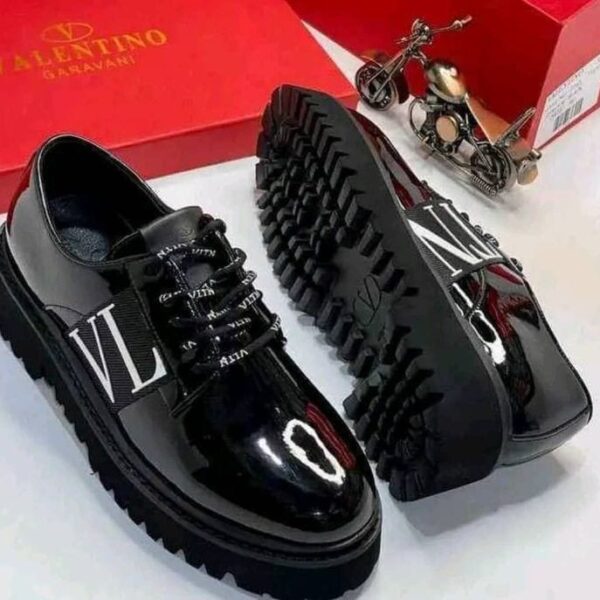 Valentino Garavani Men’s Chunky Sole Derby Shoes with VL Logo – Black Patent Leather