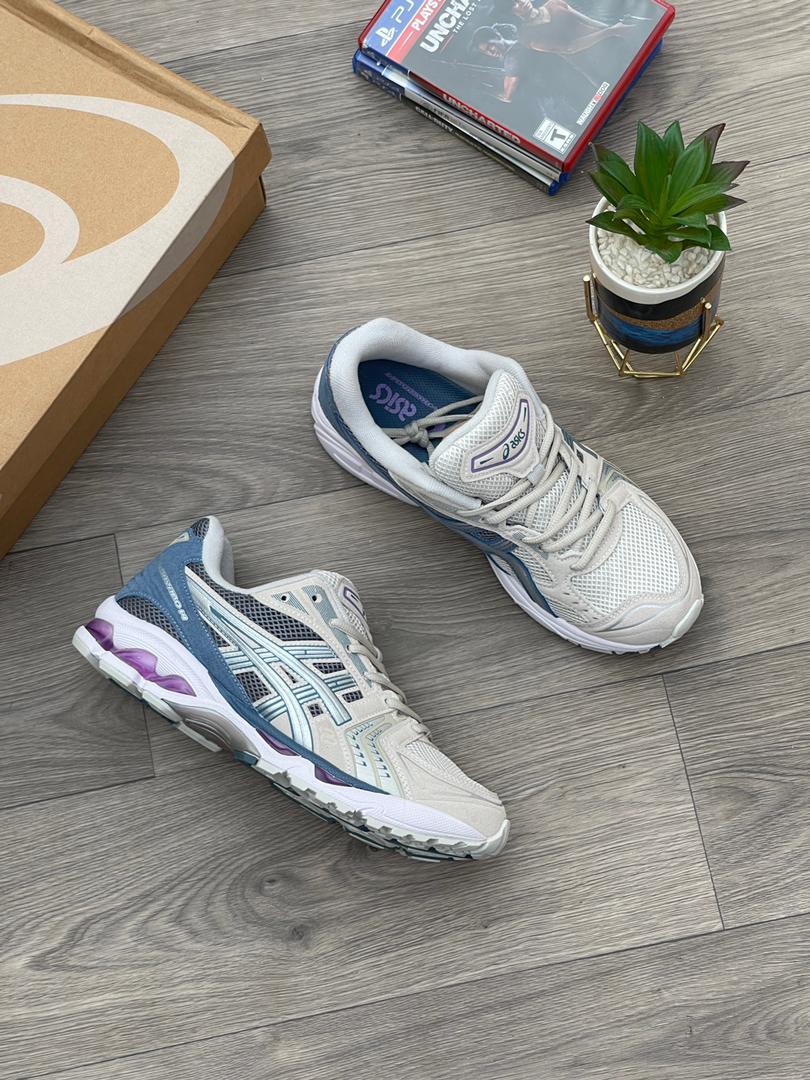 ASICS Gel-Kayano 14 "White & Midnight" – The Ultimate Retro Tech-Runner ASICS Gel-Kayano 14 "White & Midnight" – The Ultimate Retro Tech-Runner