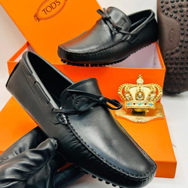 Tod's Gommino Driving Shoes in Black Smooth Leather
