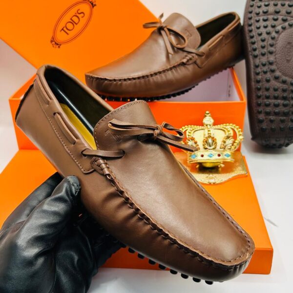Tod's Gommino Driving Shoes in Brown Smooth Leather