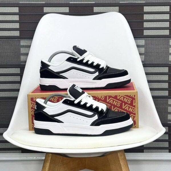 Classic Retro Skate-Inspired Low-Top Sneakers – 90s Street Style Edition